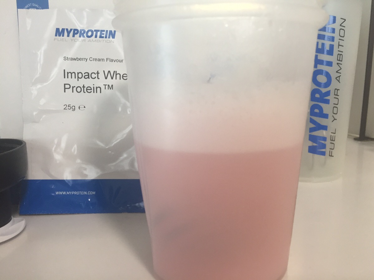 Strawberry Cream(ストロベリークリーム味)を横から撮影した様子