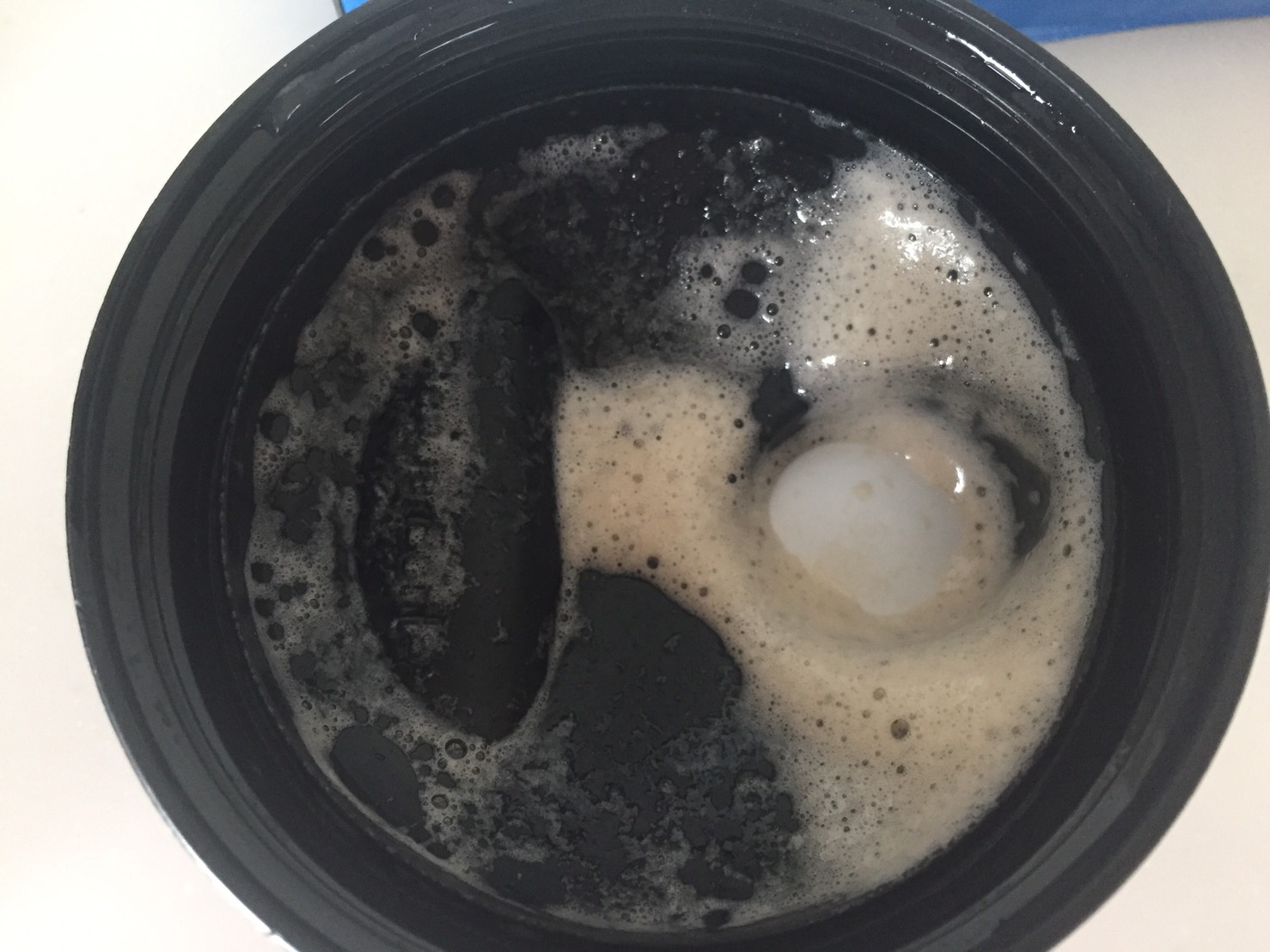 チョコレートココナッツ味を飲み終えた様子の蓋
