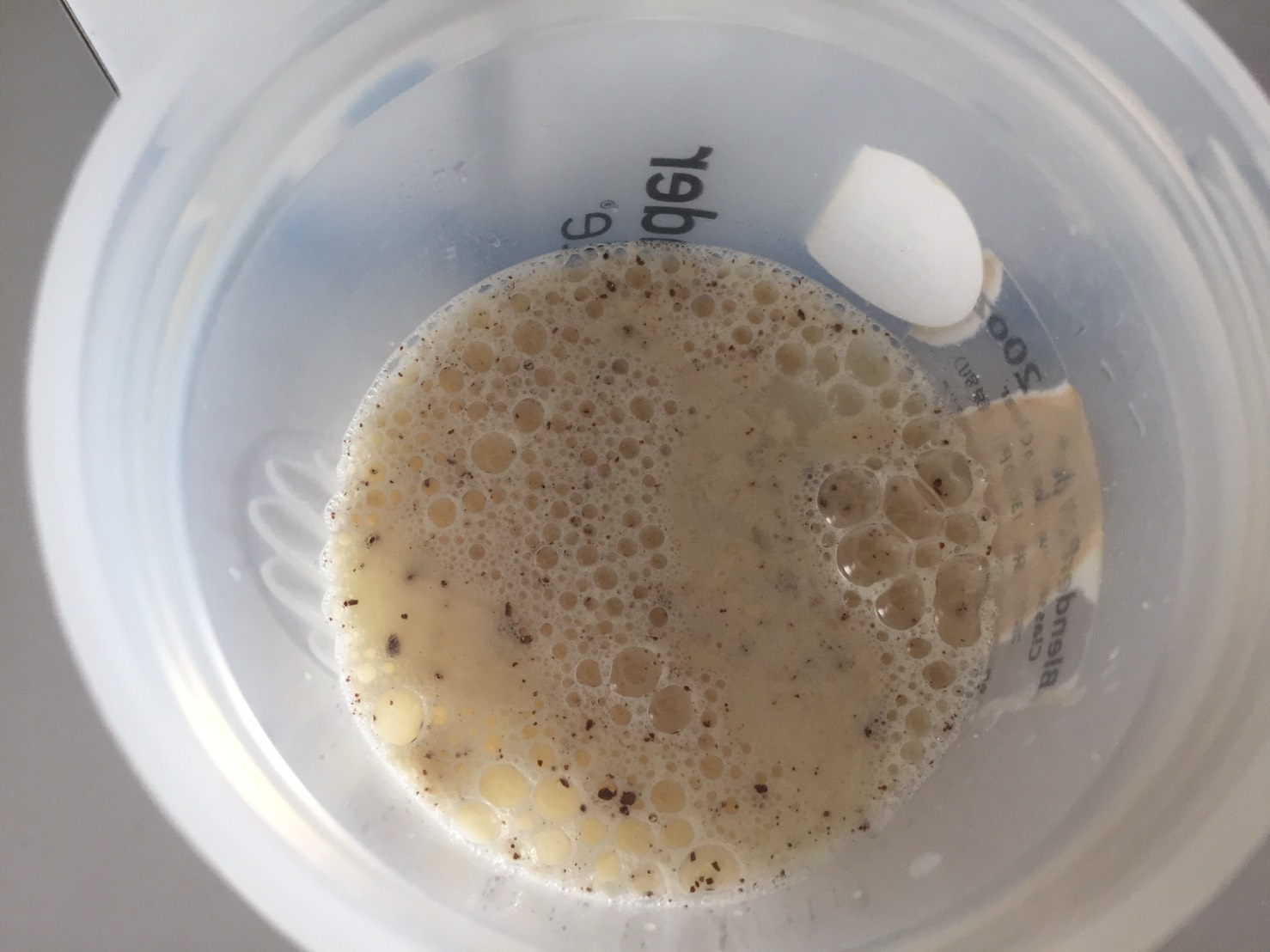 Stracciatella(ストラッチャテッラ味)に水を溶かした様子