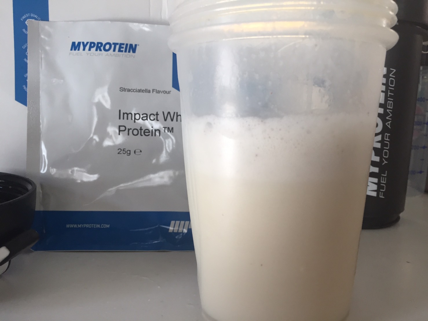 Stracciatella(ストラッチャテッラ味)を横から撮影した様子