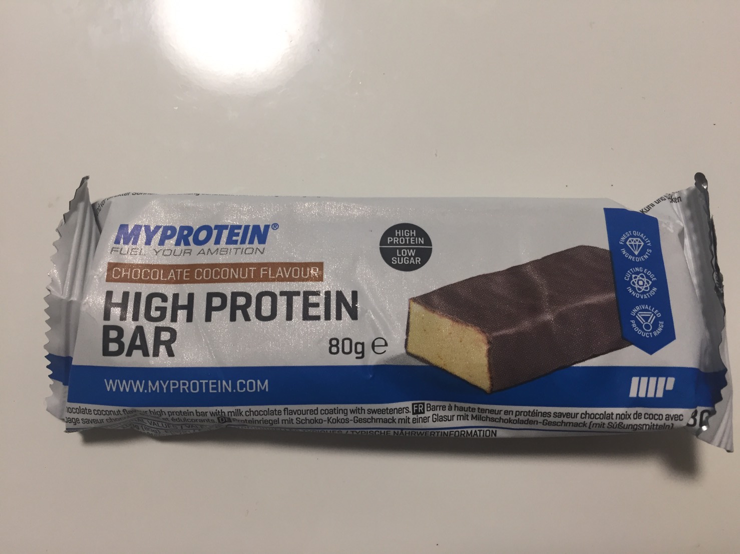ハイプロテインバー(High Protein Bar)「CHOCOLATE COCONUT FLAVOUR(チョコレートココナッツ味)」の成分表