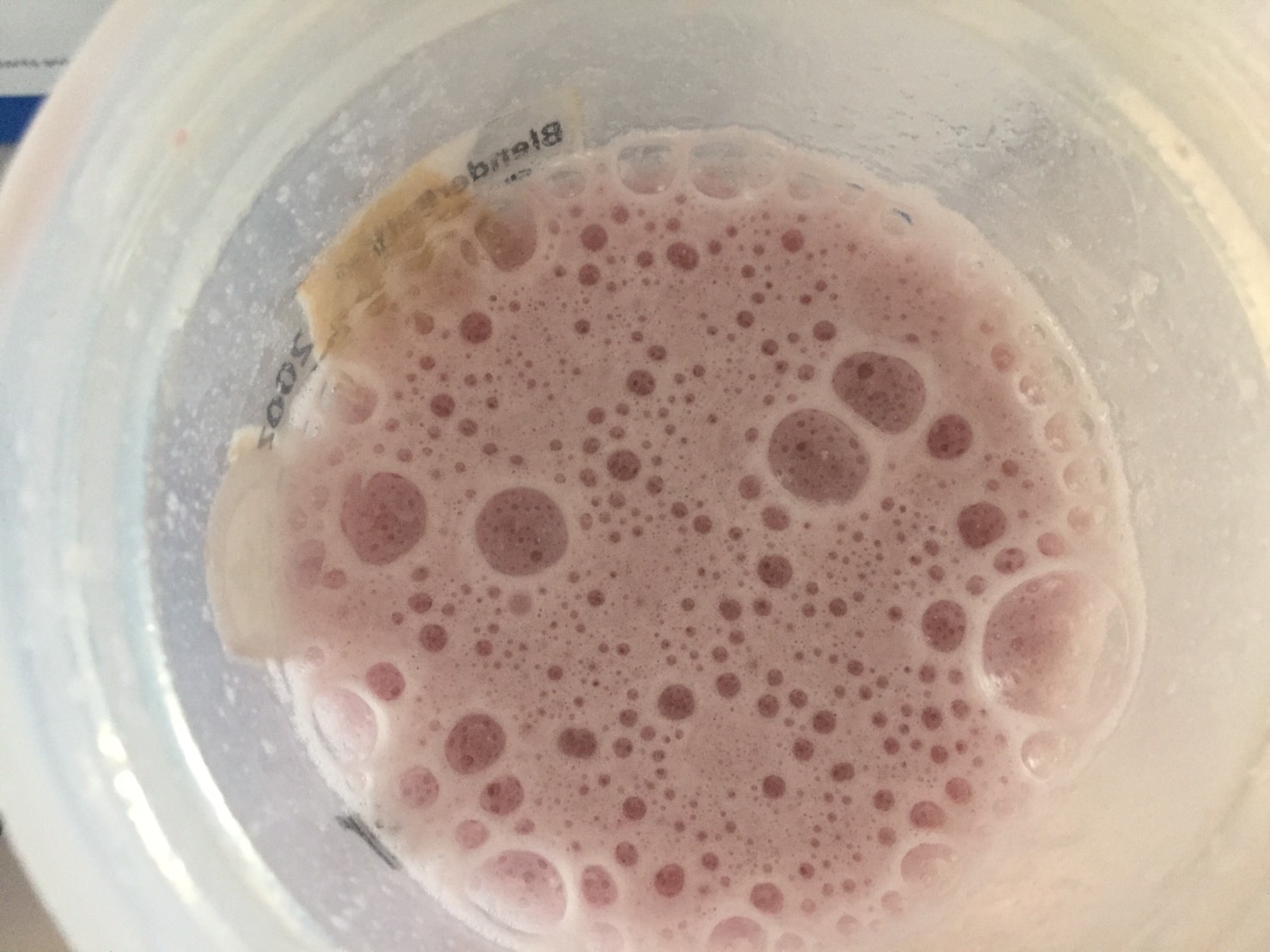 Blueberry & Raspberry Stevia Flavour(ブルーベリー&ラズベリー ステビア味)をシェイクした様子
