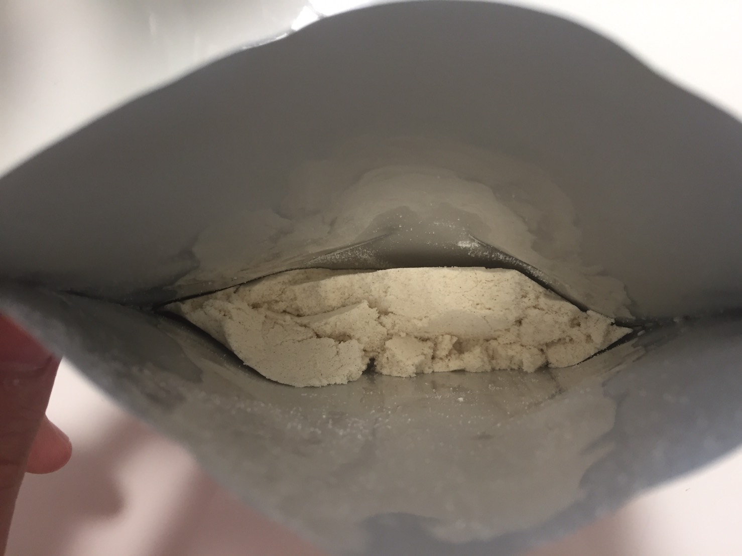 Coffee Caramel Flavour(コーヒーキャラメル味)を開封した様子