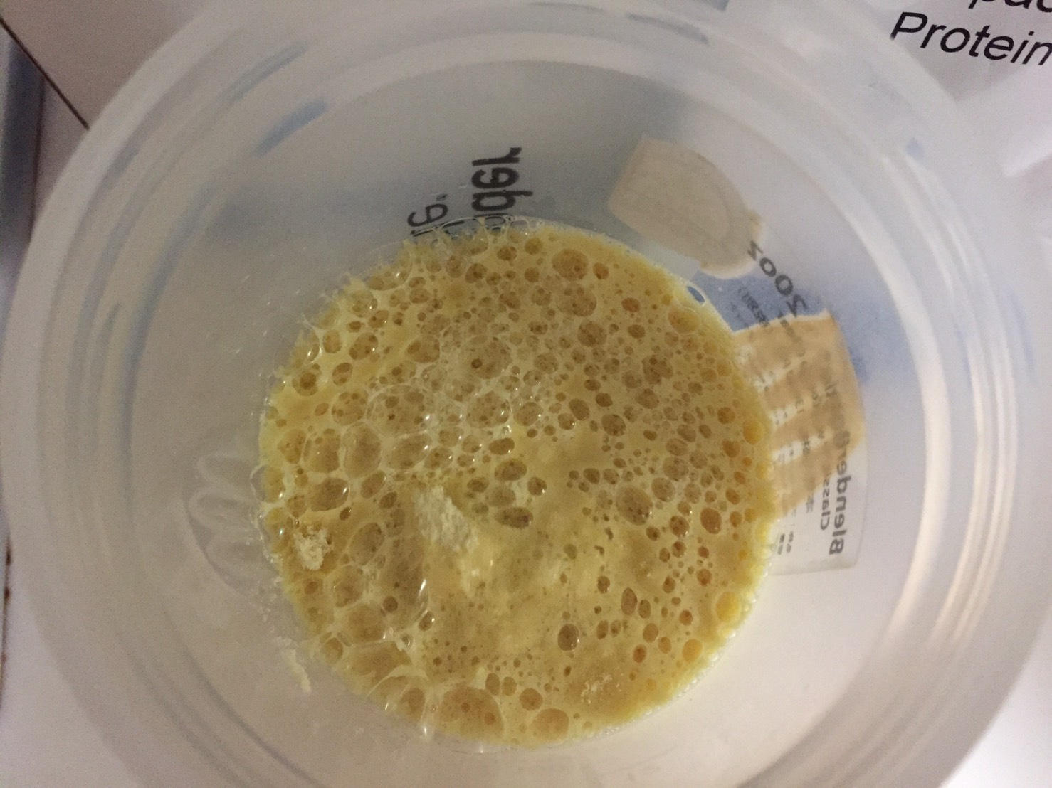 Pineapple Flavour(パイナップル味)を水を入れた直後の様子