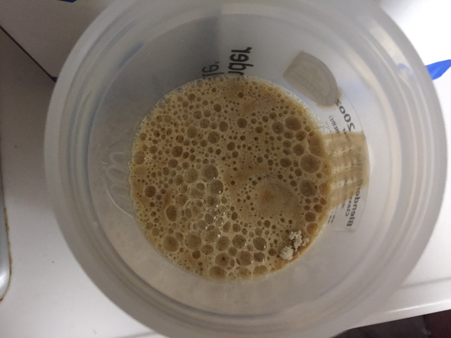 Peanut Cookie(ピーナッツクッキー味)に水を注いだ様子