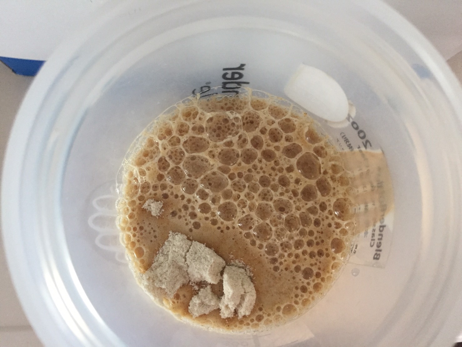 Maple Syrup Flavour(メープルシロップ味)に水を注いだ様子