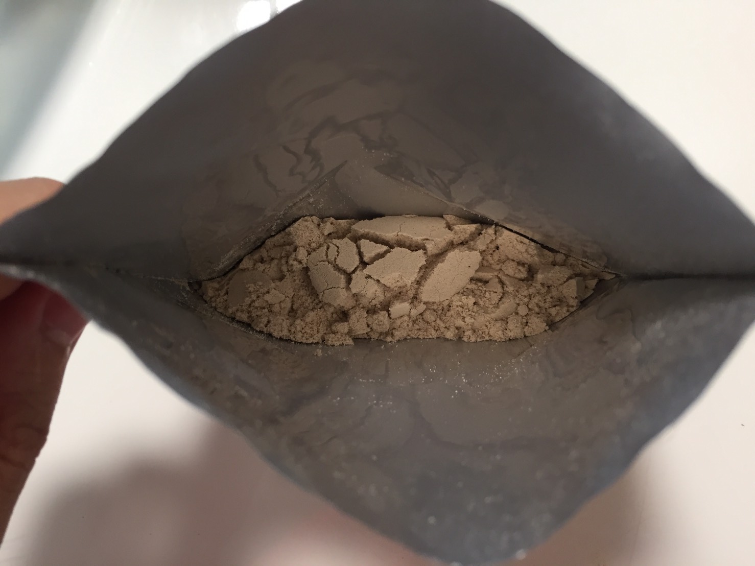 Chocolate Smooth Flavour(チョコレートスムース味)を開封した様子