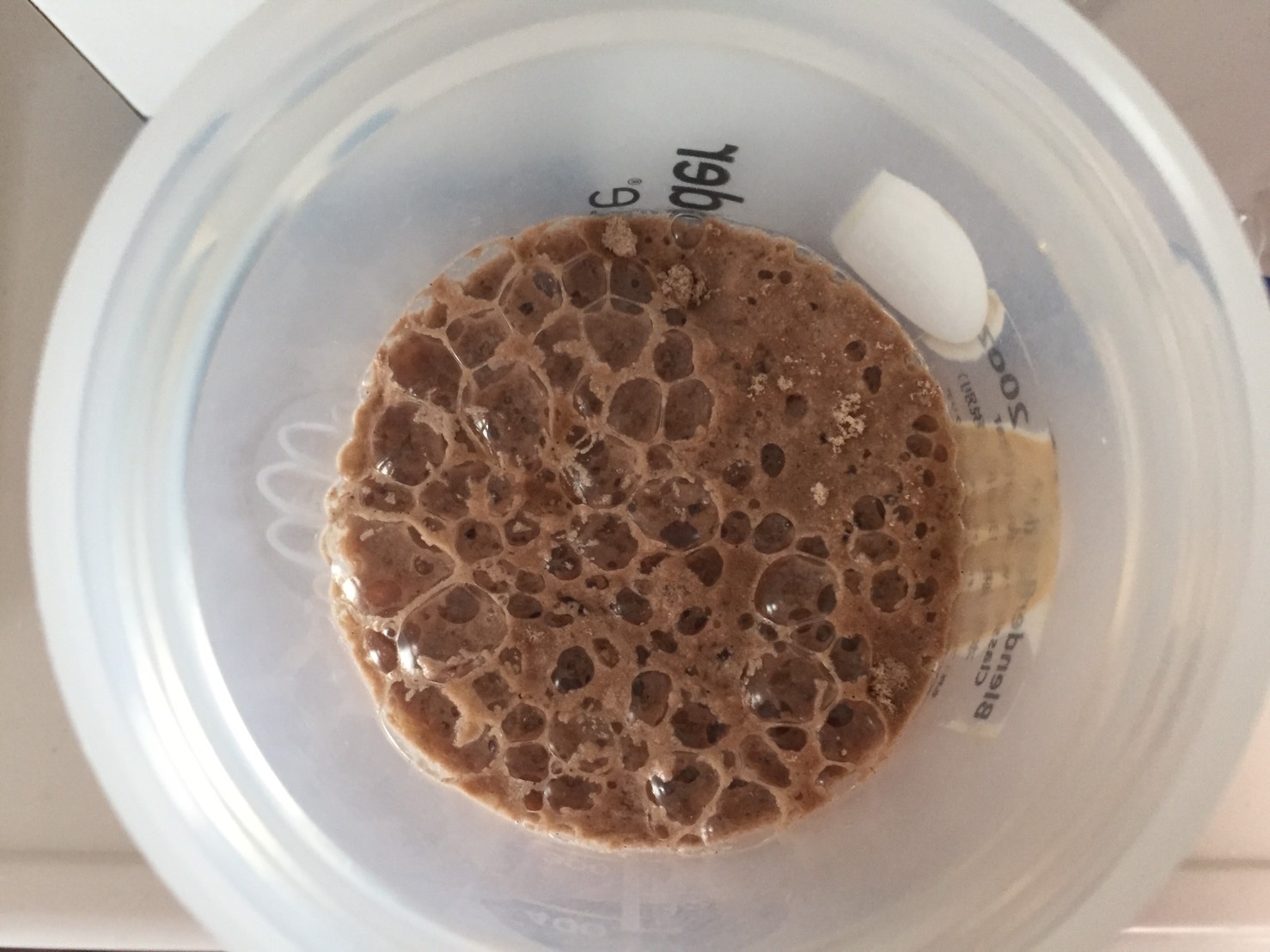 Chocolate Smooth Flavour(チョコレートスムース味)に水を注いだ直後の様子