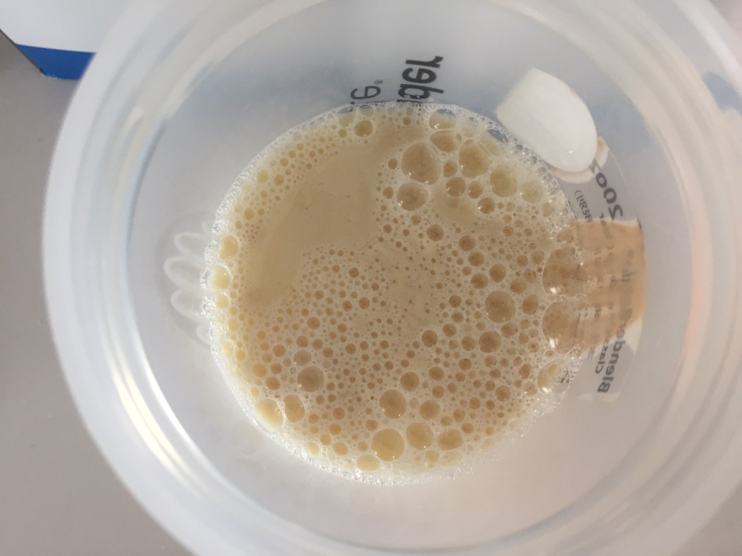 Vanilla Stevia Flavour(バニラステビア味)を水に溶かした様子