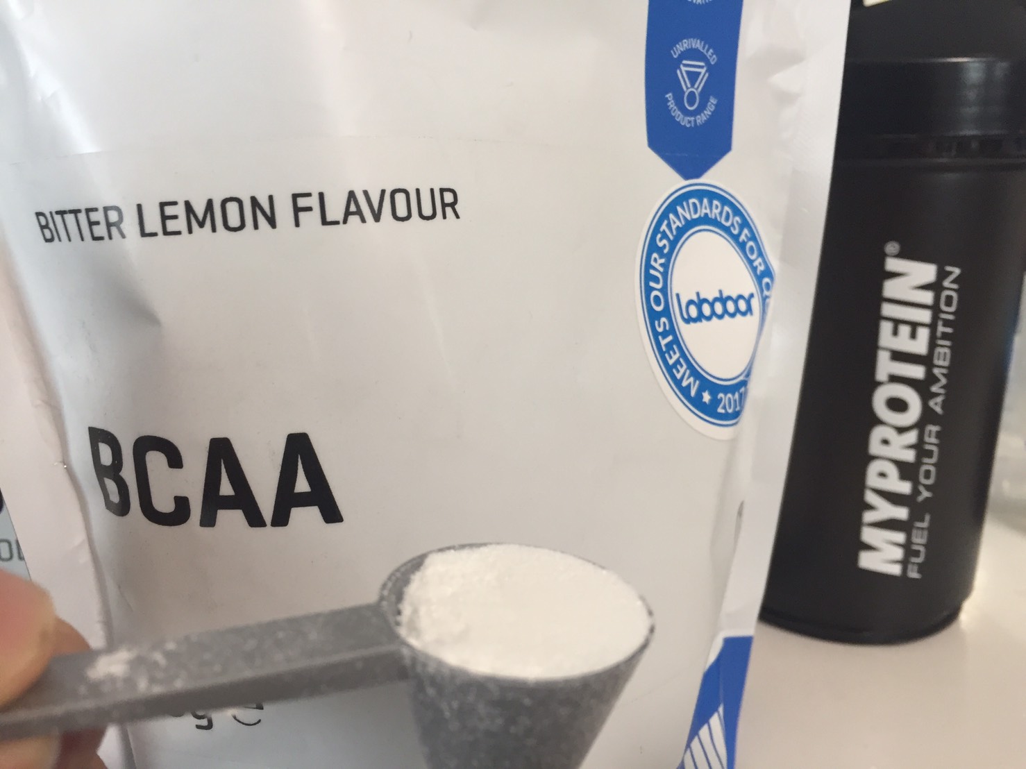 BCAA「ビターレモン味（BITTER LEMON）」摺り切り一杯