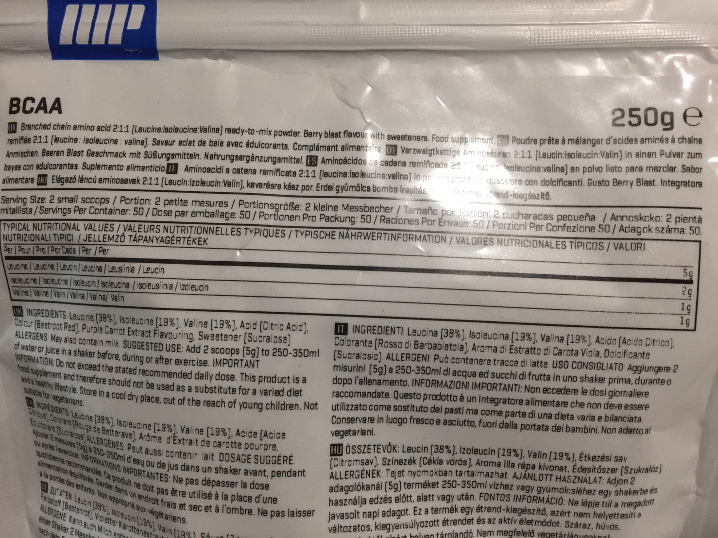 BCAA「ベリーブラスト味(BERRY BLAST FLAVOUR)」の成分表