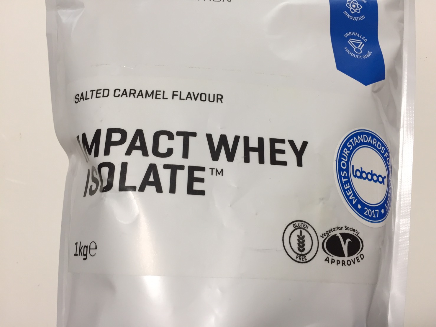 【WPI】IMPACT 分離ホエイプロテイン (アイソレート)「SALTED CARAMEL FLAVOUR(塩キャラメル味)」