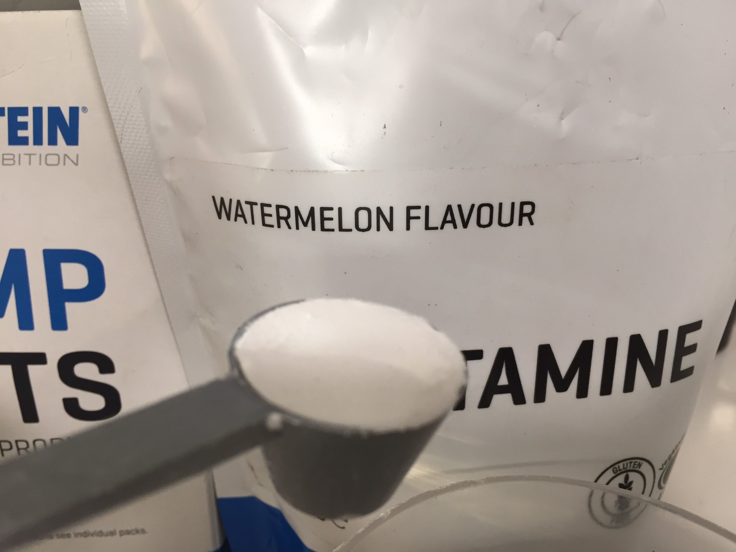 L-グルタミン「WATERMELON FLAVOUR(スイカ味)」の様子