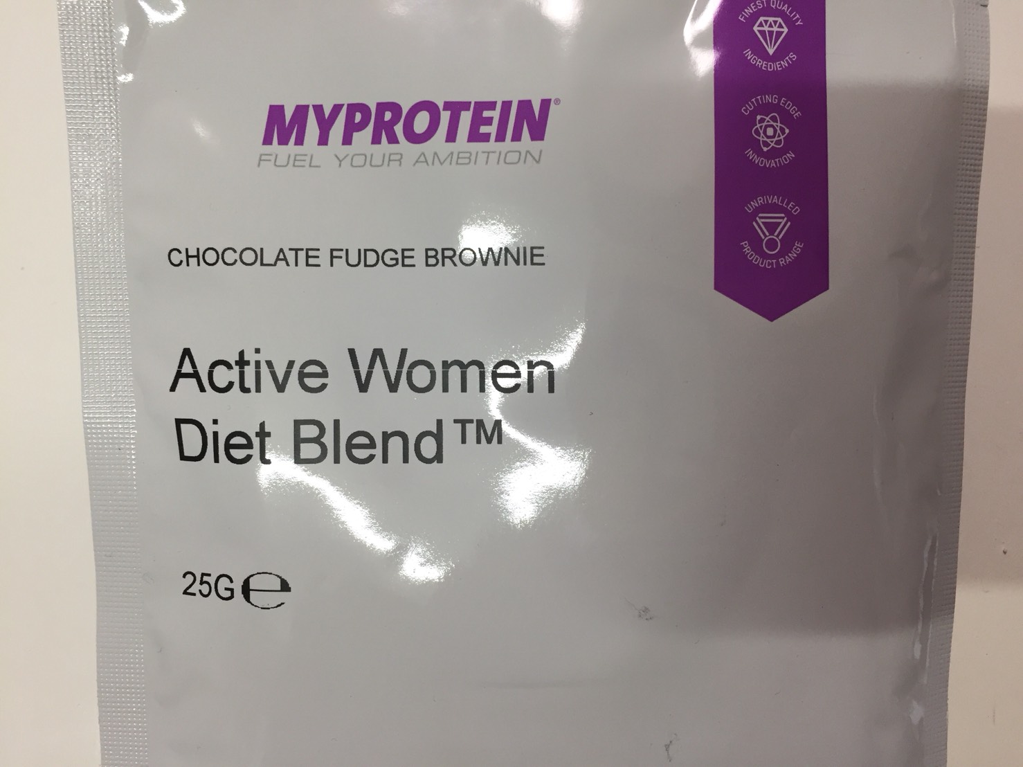 Active Women Diet Blend(アクティブウーマンダイエットブレンド)「CHOCOLATE FUDGE BROWNIE(チョコレート味)」