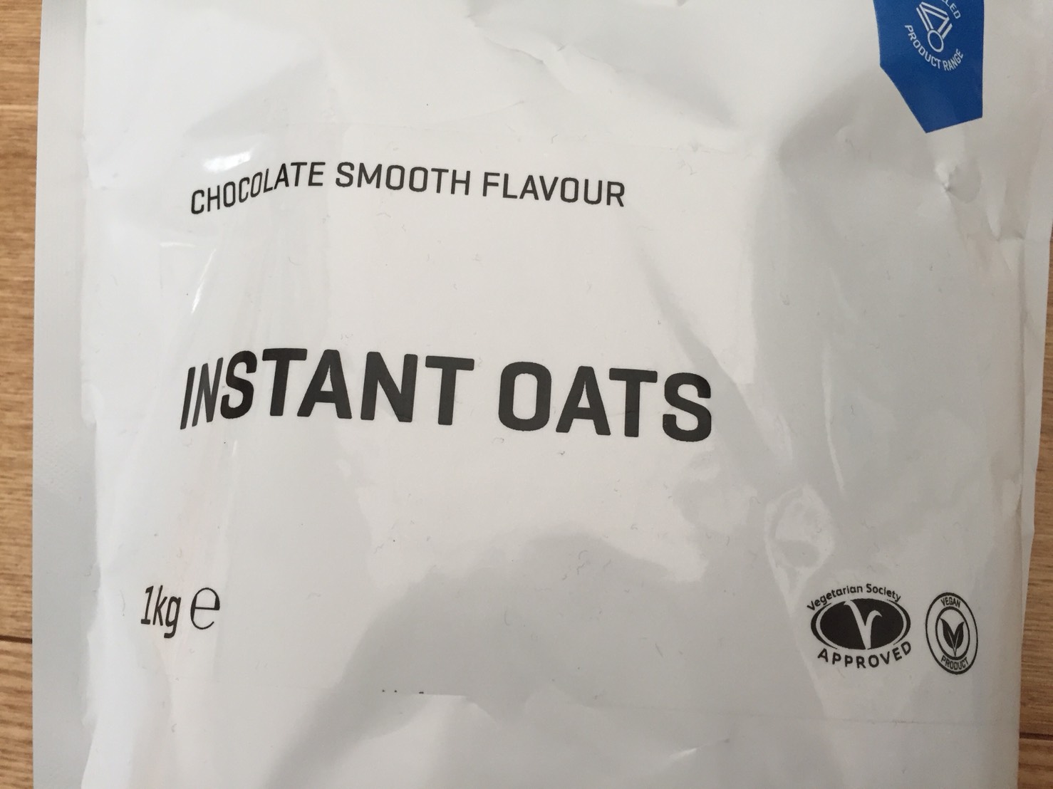 INSTANT OATS(インスタントオーツ)CHOCOLATE SMOOTH FLAVOUR(チョコレートスムース味)の成分表