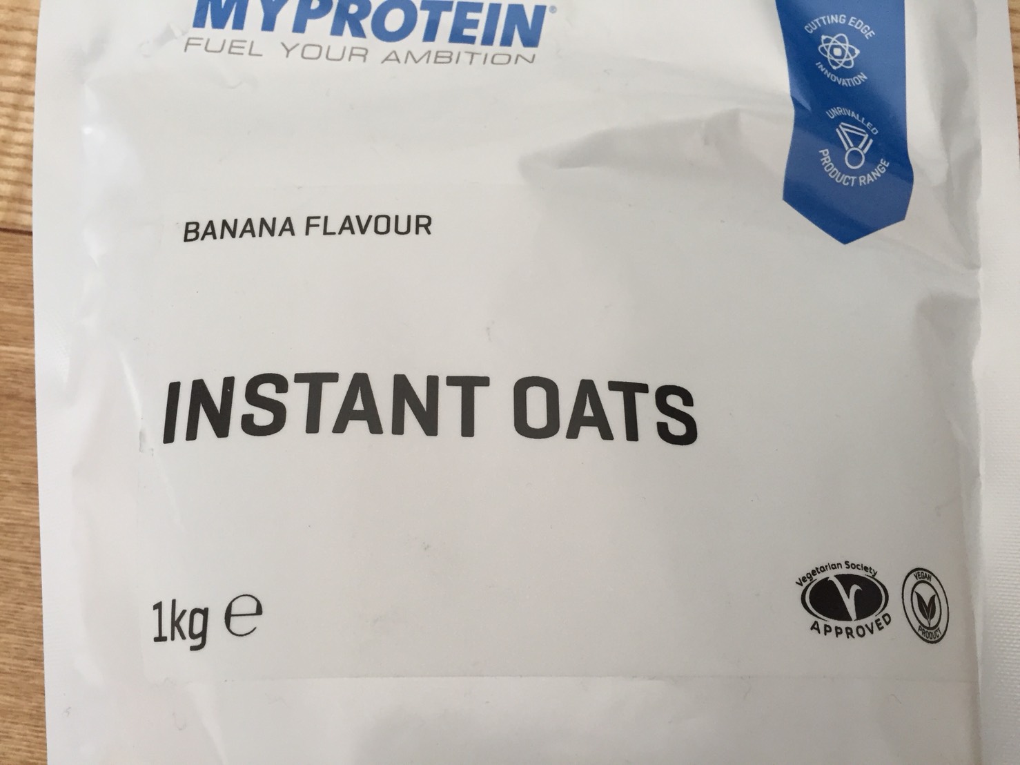 INSTANT OATS(インスタントオーツ)BANANA FLAVOUR(バナナ味)の成分表