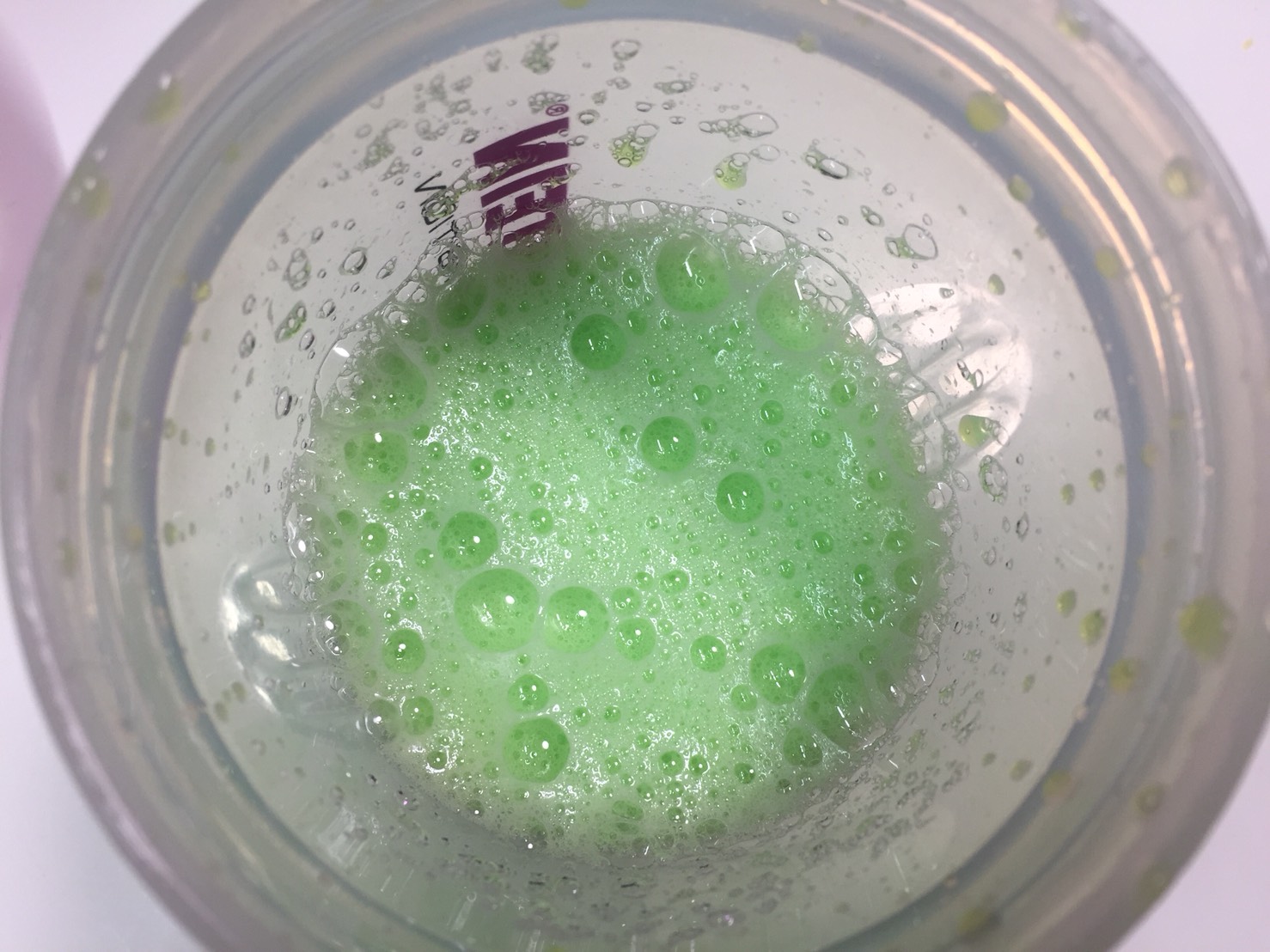 IMPACTパンプブレンド「LEMON & LIME FLAVOUR(レモン&ライム味)」をシェイクした直後の様子