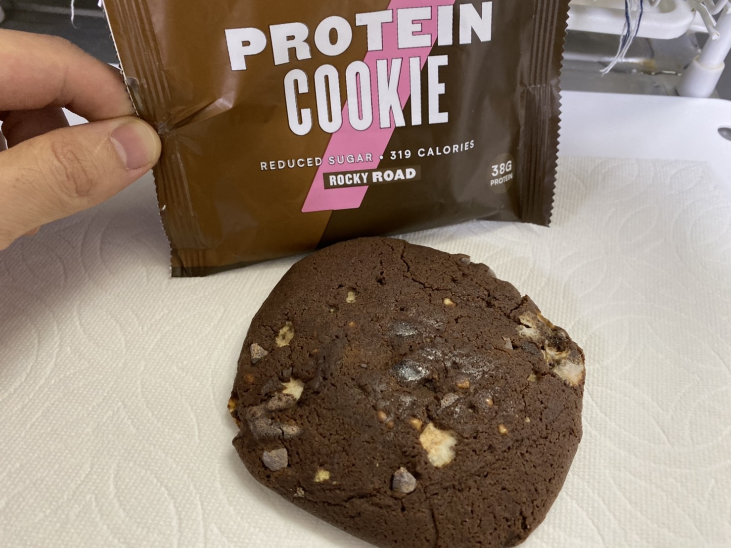 マイプロテインのプロテインクッキー全7種類をレビュー！1個で38gのタンパク質と持ち運びが便利 | リザルトブログ