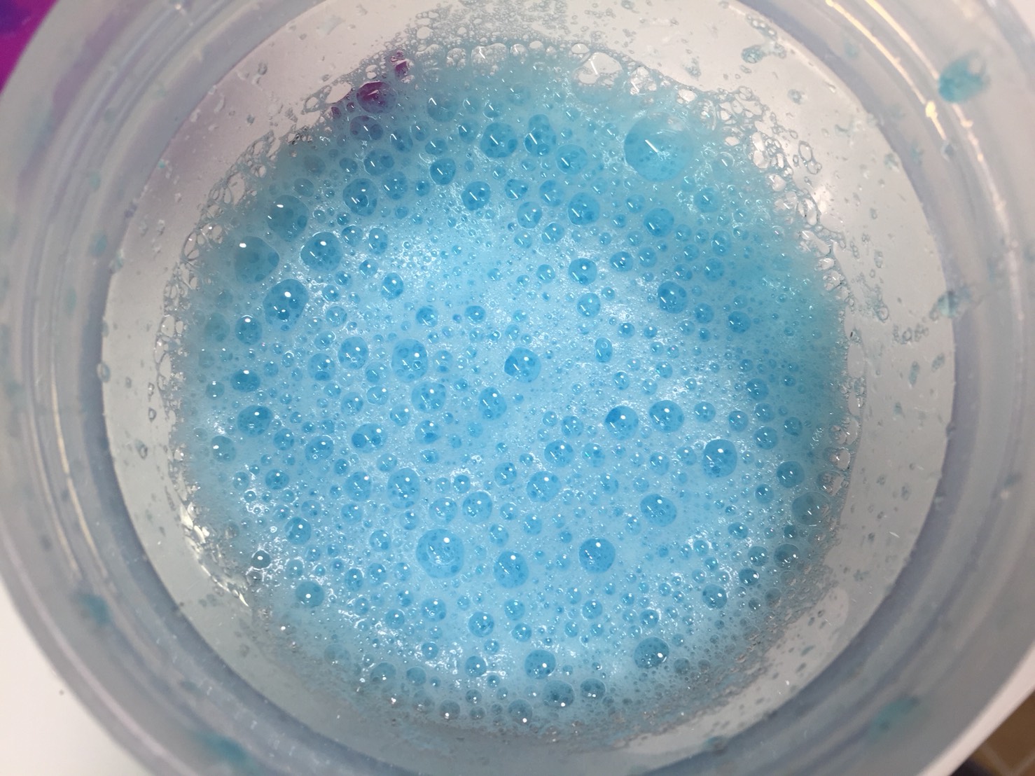 MYPRE(マイプレ)「Blue Raspberry Flavour(ブルーラズベリー味)」をシェイクした直後の様子