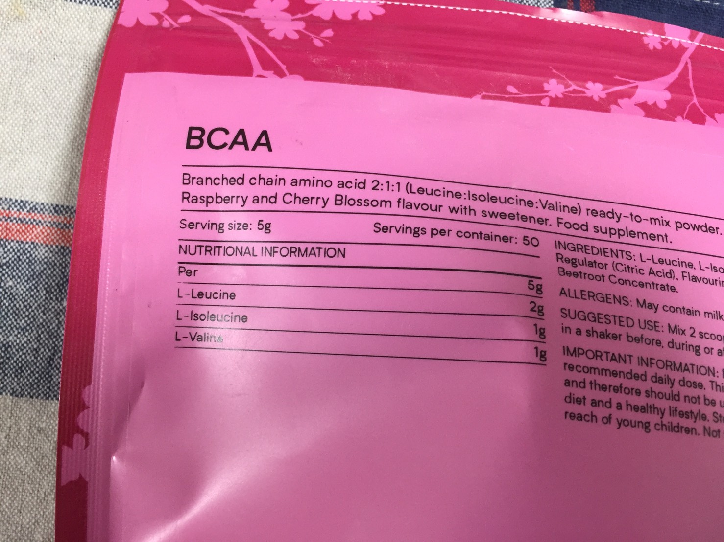 BCAA「チェリーブロッサムラズベリー」の成分表
