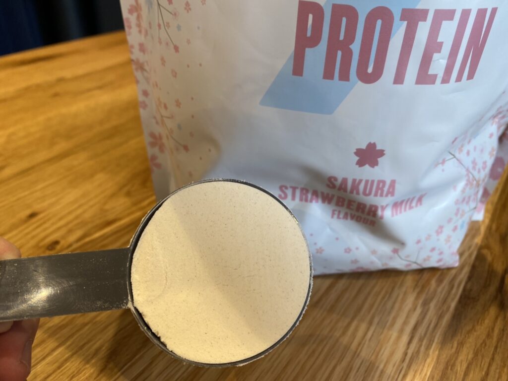 桜ストロベリーミルク味の粉末の様子