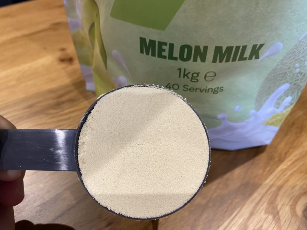 メロンミルク味の粉末の様子